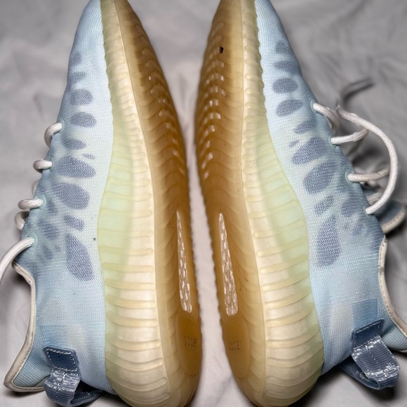 Stylish Blue and White Sneakers - Picture 2 of 7